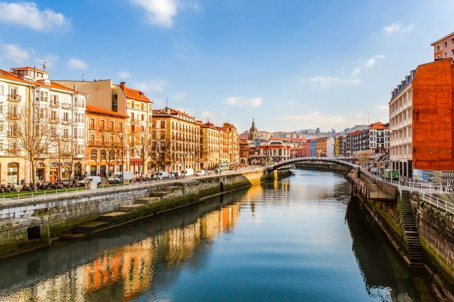 1-Hour Bilbao city Boat Tour or 2-Hour cruise to Portugalete - First impressions at Pio Baroja Square and City Hall Bridge