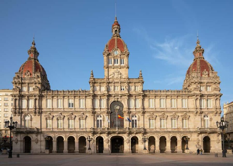 A Coruña: Historic Walking Tour Old Town and Highlights - Teatro Colón meeting point, and getting oriented fast