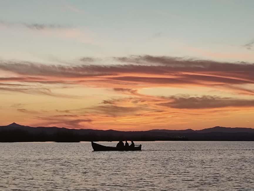 Albufera: Sunset and visit to the barraca - Stepping Into a Valencian Barraca Before the Sunset