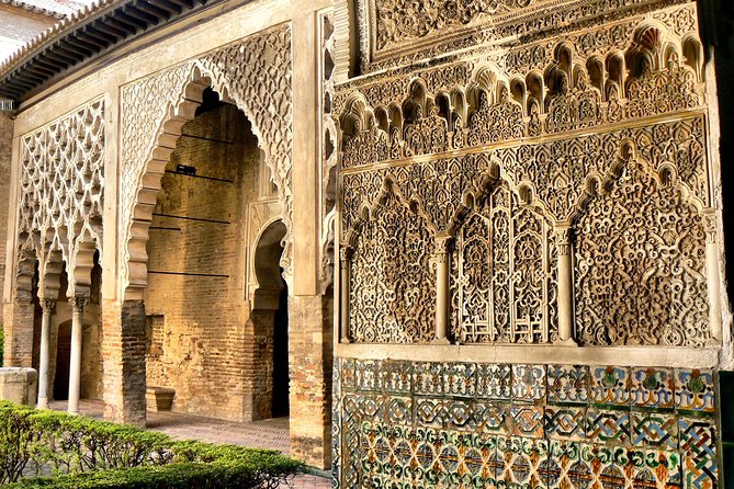 Alcazar and Cathedral of Seville Tour with Skip the Line Tickets - Seville Cathedral: Gothic Scale Plus Clear Rules to Enter Smoothly