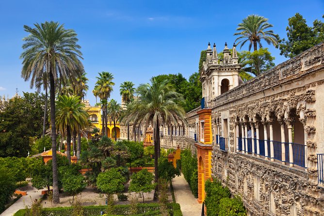 Alcazar, Cathedral and Giralda Guided Tour with Priority Tickets - Torre Giralda: the minaret story and the 104-meter views