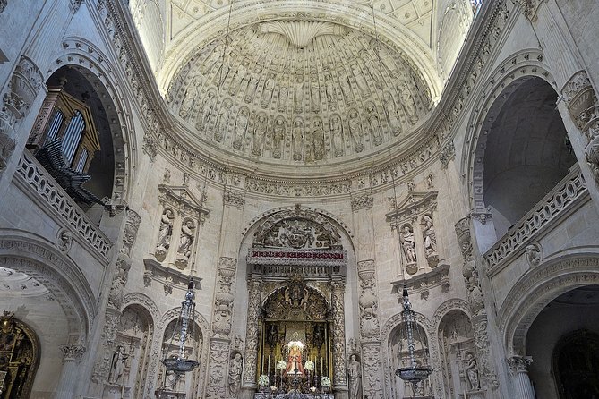 Alcazar, Cathedral and Giralda Guided Tour with Priority Tickets - What to wear and bring so you do not waste time at the doors
