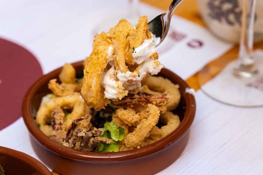 Alcudia: Self-Guided Gourmet Tapas and Wine Tour - Walks between bars: why the distances matter for your evening
