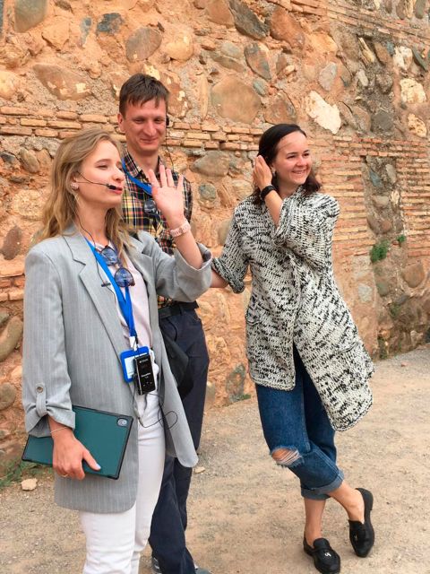 Alhambra and Nasrid Palaces Guided Tour with Tickets - Key highlights worth prioritizing
