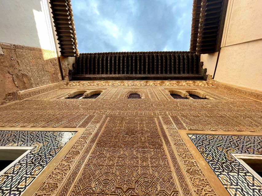 Alhambra and Nasrid Palaces Guided Tour with Tickets - Who this tour suits best, and who might prefer another approach