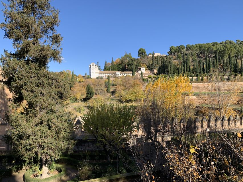 Alhambra and Nasrid Palaces Guided Tour with Tickets - Generalife gardens: your calmer hour with big views over Granada