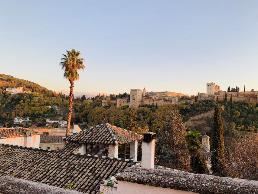 Alhambra and Nasrid Palaces Guided Tour with Tickets - How much walking and effort in a 3-hour Alhambra loop