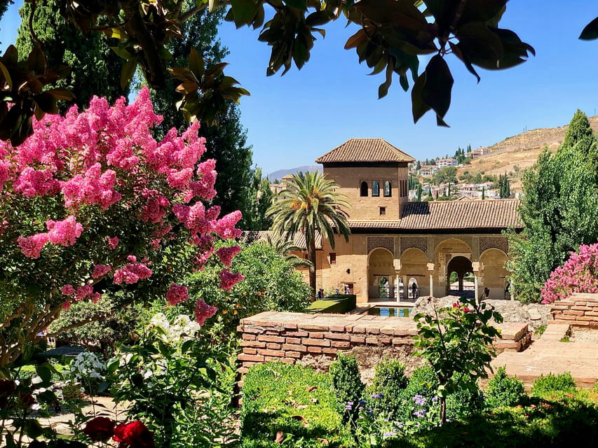 Alhambra: Guided Private Tour with Fast-Track Entry - Guide Style Matters More Than You Think