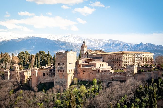 Alhambra: Small Group Tour with Local Guide & Admission - Stop 1: The Alhambra complex, from fortress origins to palace living