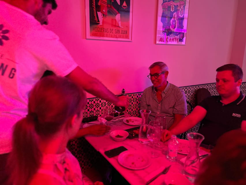Alicante Best Wine Tasting & Tapas Club - What you learn when you swirl, smell, and ask questions
