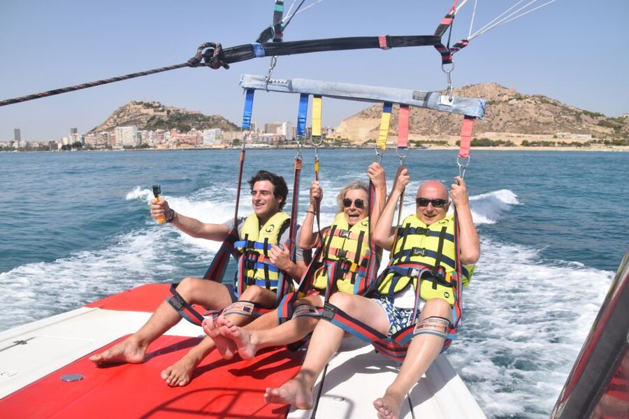 Alicante: Boat Trip and Parasailing Experience with Drink - Should you book this Alicante parasailing and boat trip?