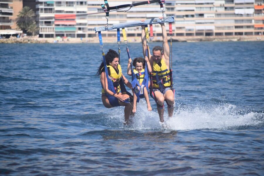 Alicante: Boat Trip and Parasailing Experience with Drink - 150 meters in the air, the 15-minute part that counts