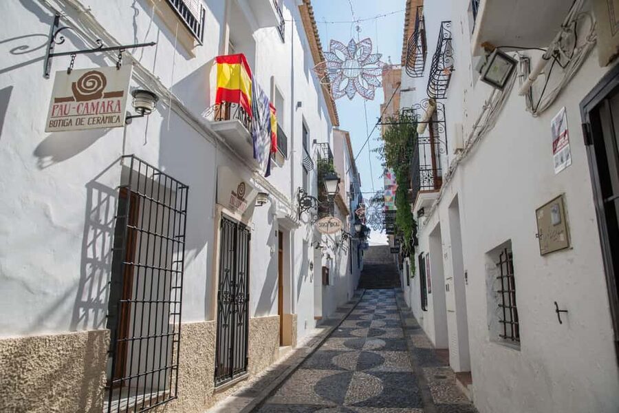 Alicante Charming Villages Tour: Villajoyosa and Altea - Villajoyosa tasting time, how to use it
