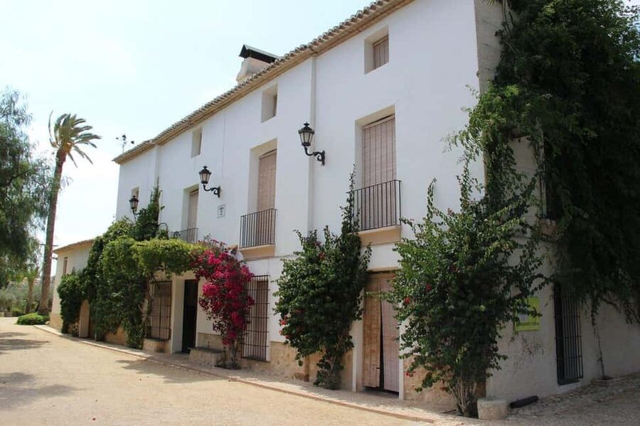 Alicante: Old Winery with Tastings & Gaudí's style of Church - Small group, English guide, and how the tour actually runs