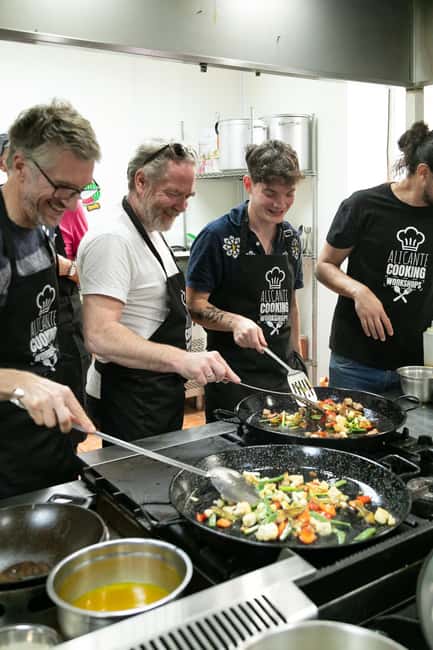 Alicante: Paella & Sangria Class with Tapas and Market Visit - Who This Class Fits Best in Alicante