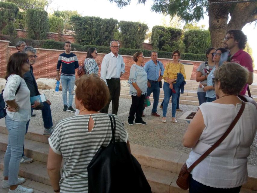 Almeria: Alcazaba Guided Tour - Patios, gardens, and those water pools that change the mood