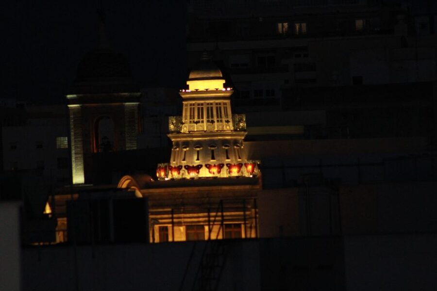 Almería: Legends and Mysteries Evening Walking Tour - What the 1.5-hour walk actually feels like