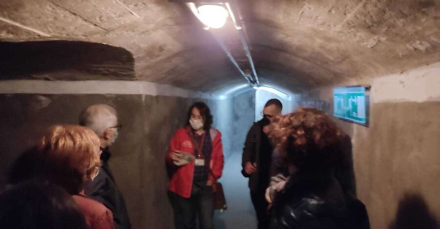 Almeria: Spanish Civil War Shelters Ticket and Official Tour - Stop 1: the entrance visit and first impressions