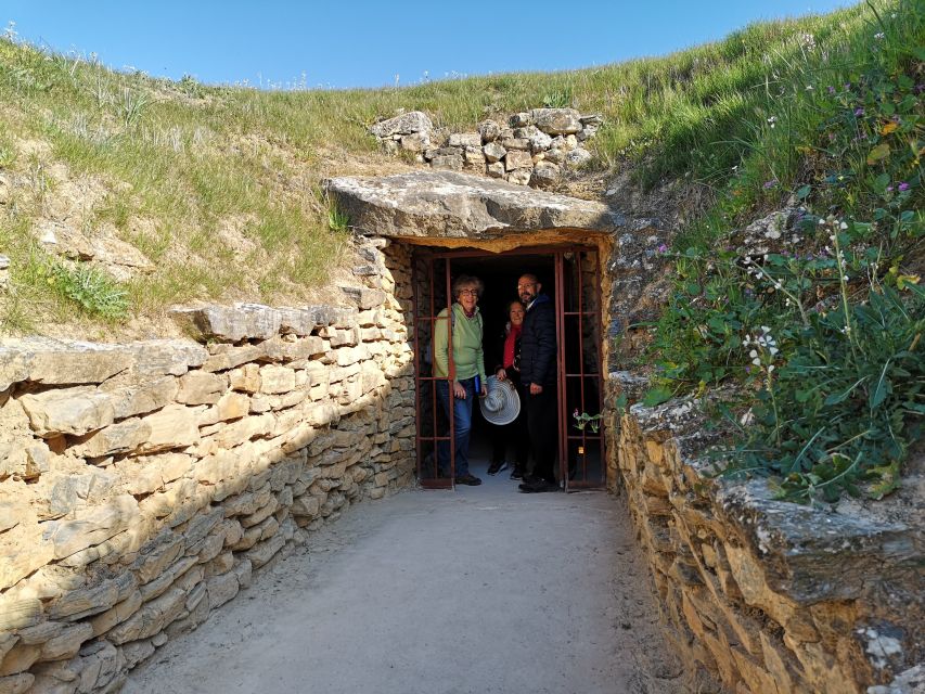 Antequera: Dolmens and El Torcal Tour with Transfer - Timing tip: late afternoon can feel calmer at El Torcal