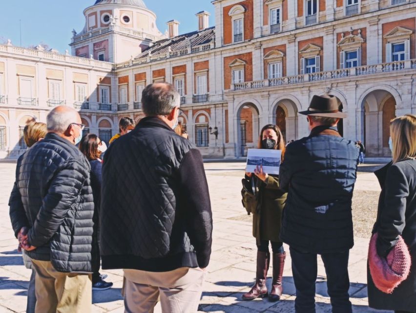 Aranjuez: Royal Palace Guided Tour - Queen’s office and bedroom: seeing power in everyday spaces