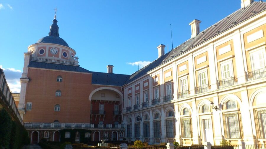 Aranjuez: Royal Palace Guided Tour - Porcelain Room and its Rococo look you can actually picture