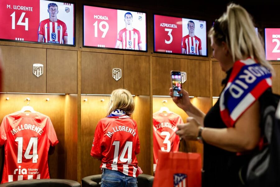 Atlético de Madrid: Guided Stadium Tour with Museum Entry - Riyadh Air Metropolitano, Up Close: Locker Room, Benches, and the Tunnel