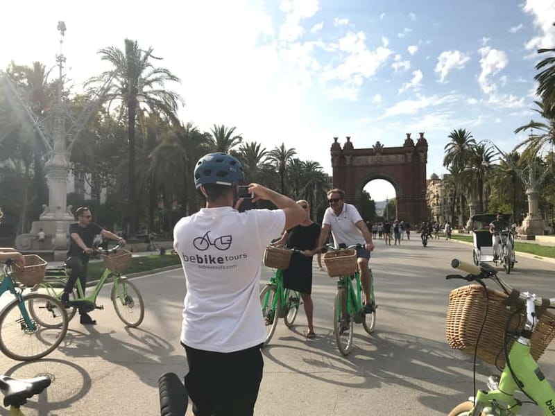 Barcelona: 1.5-Hour Sightseeing Tour by Bike/Electric Bike - Key Highlights at a Glance