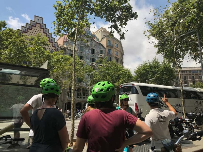 Barcelona: 1.5-Hour Sightseeing Tour by Bike/Electric Bike - Santa María del Mar: A Photo Stop With Real Context