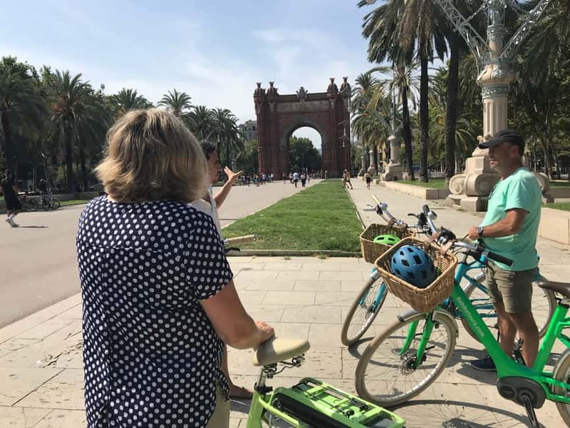 Barcelona: 1.5-Hour Sightseeing Tour by Bike/Electric Bike - Plaça Reial: Gaudí-Style Details and The Three Graces