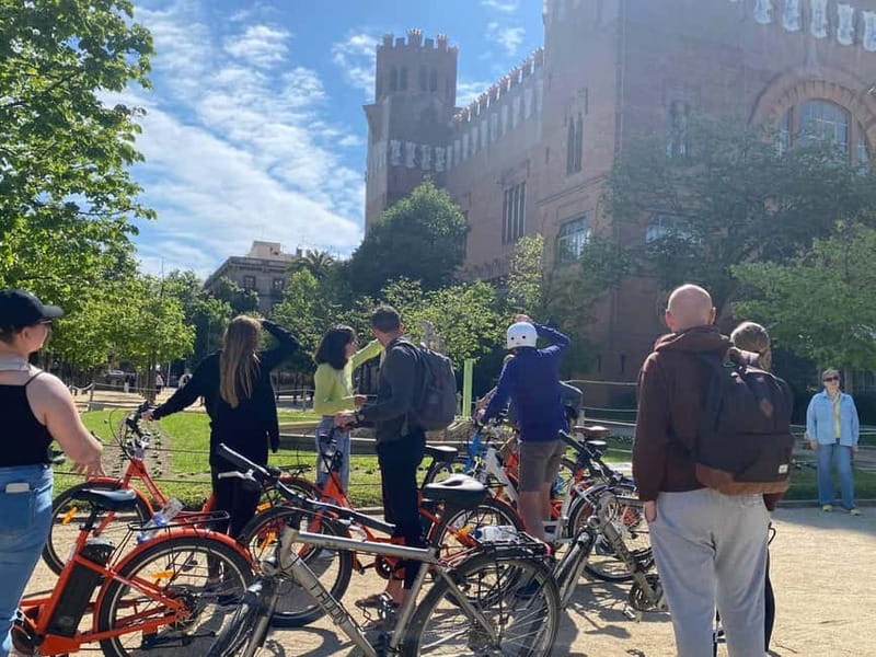 Barcelona: 1.5-Hour Sightseeing Tour by Bike/Electric Bike - What Makes the Guides So Important, from Peter to Ruslan