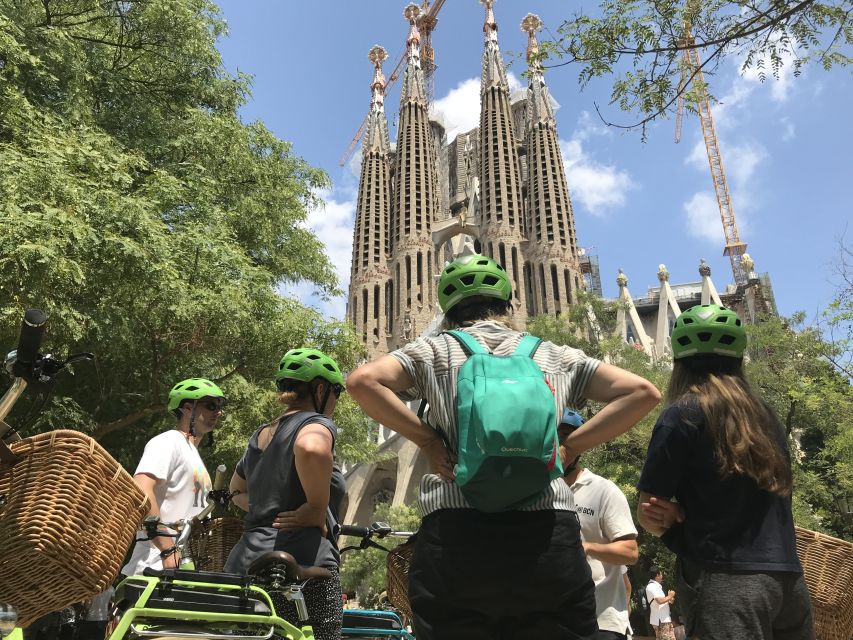 Barcelona: 2.5-Hour Bike or E-Bike Historical Tour - Getting started at Passeig de Lluís Companys and Arc de Triomf