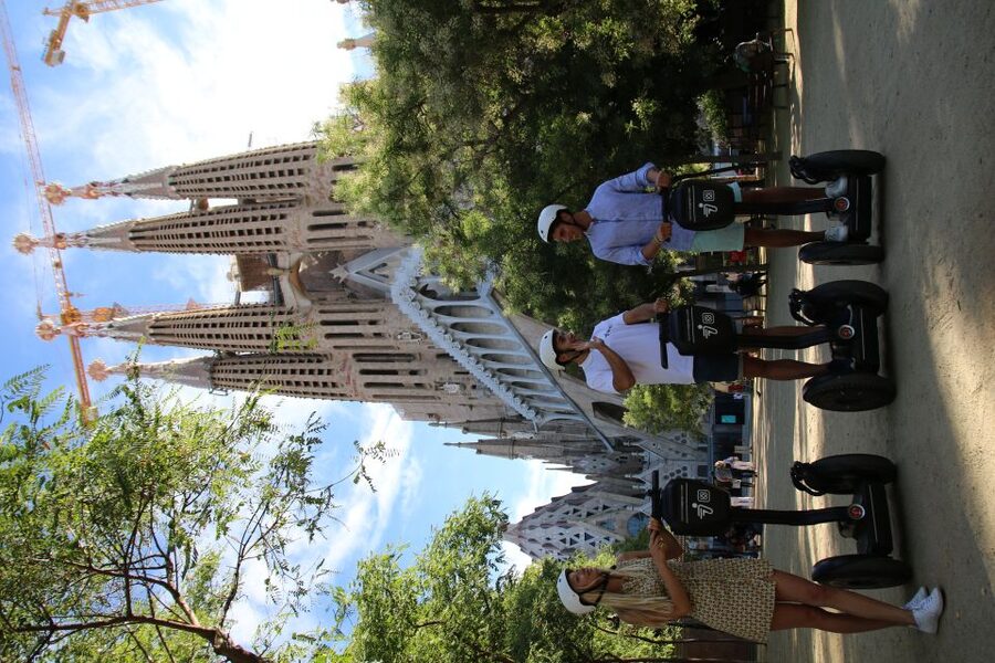 Barcelona: 2.5-Hour Gaudí Segway Tour - Starting at Passeig de Lluís Companys 10, then rolling out on the i2