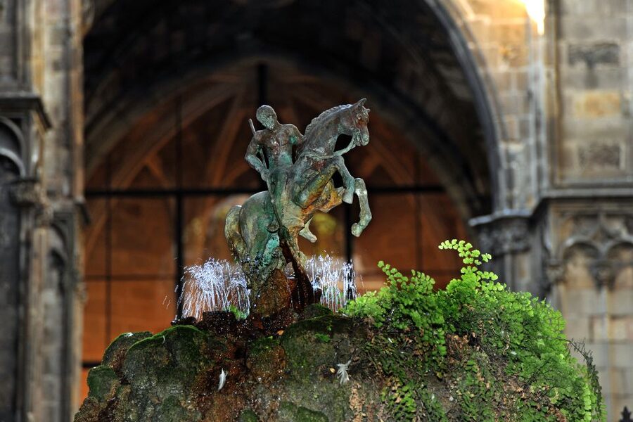 Barcelona 2-Hour Gothic Walking Tour - Barcelona Cathedral and Santa Àgata: The Stops That Change How You See the Quarter