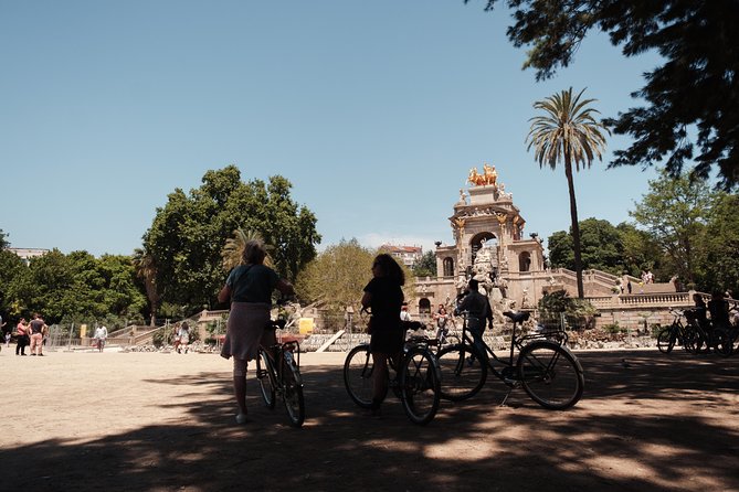 Barcelona 3-hour Bike or E-Bike Tour: Highlights and Hidden Gems - Arc de Triomf and Ciutadella Park: 1888 and the Perfect Reset