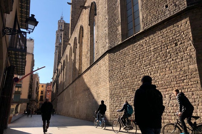 Barcelona 3-hour Bike or E-Bike Tour: Highlights and Hidden Gems - Port Olímpic and the Coastline: How 1992 Changed the City