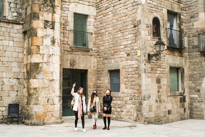 Barcelona all included: Sagrada, Park Güell, Montjuic & Gothic - Park Güell, Then Lunch: How the Timing Works