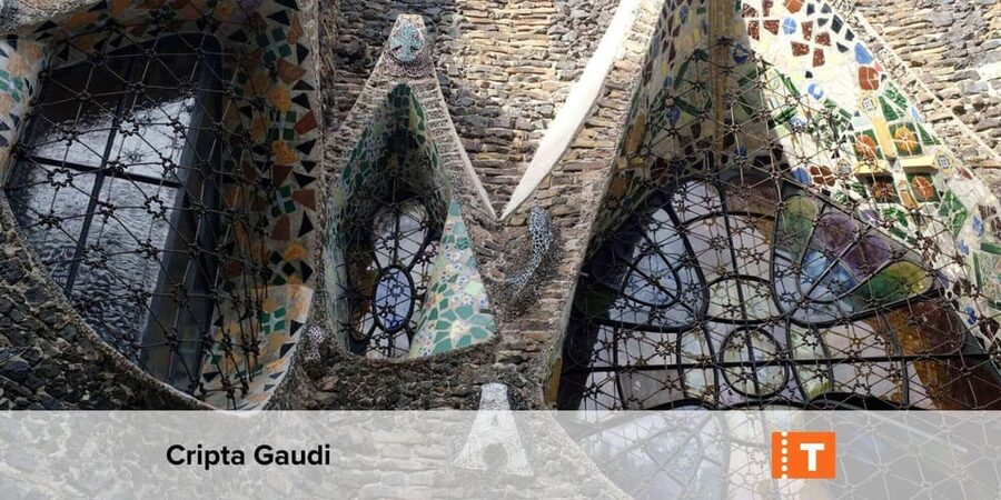 Barcelona: All-Inclusive City Pass & Public Transport Option - Gaudí focus: Casa Batlló, Casa Milà, and the Cripta Gaudí payoff