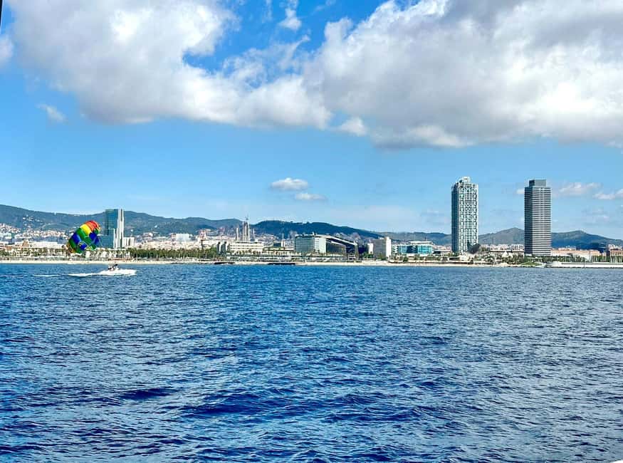 Barcelona Badalona : Sailboat Tour, Snacks, Drinks, Swimming - FAQ