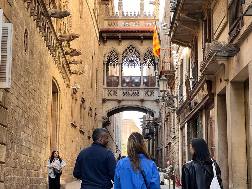 Barcelona: Barri Gotic Small Group Walking Tour - Plaza de San Felipe Neri, a tragic square you will finally understand