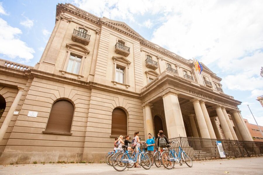 Barcelona Beach 3-Hour Bike Tour - Ciutadella Park and the Gaudi fountain moment