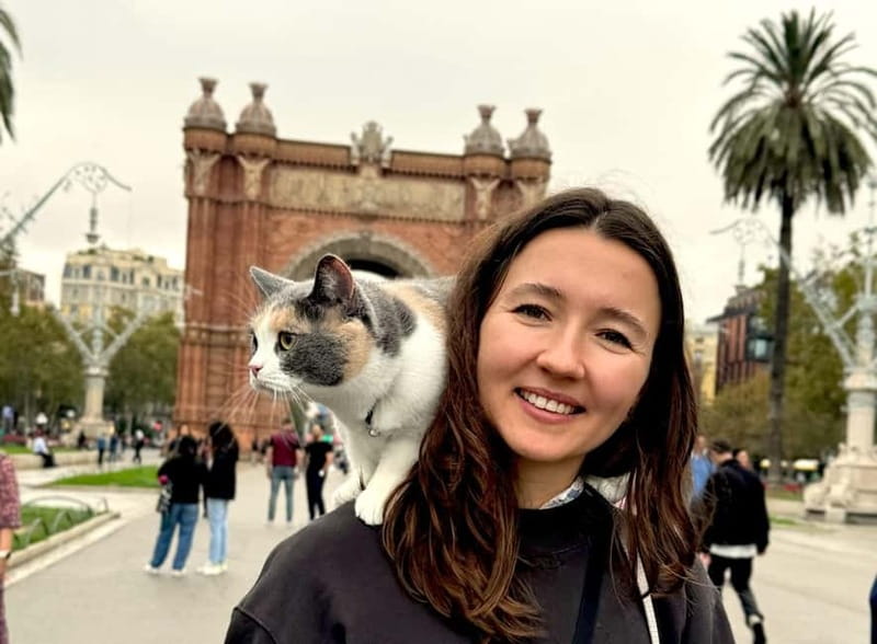 Barcelona: Bike or eBike Tour, Top Sights & Local Insights - Sagrada Família Photo Stop: Don’t Miss the Scale