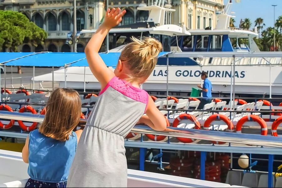 Barcelona: Boat Tour in Las Golondrinas - The 40 to 60 minute route: skyline, coast, and beaches