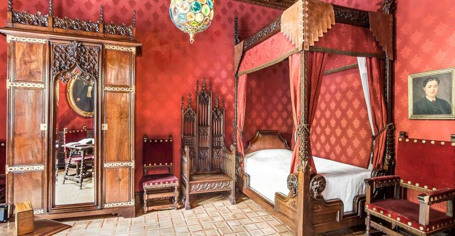 Barcelona: Casa Amatller Guided Visit with Chocolate Gift - Key things to know before you go