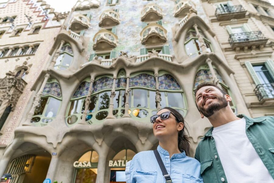 Barcelona: Casa Batlló Be The First Entry Ticket - Picking Up the Audioguide and Tablet, Then Starting on Your Terms