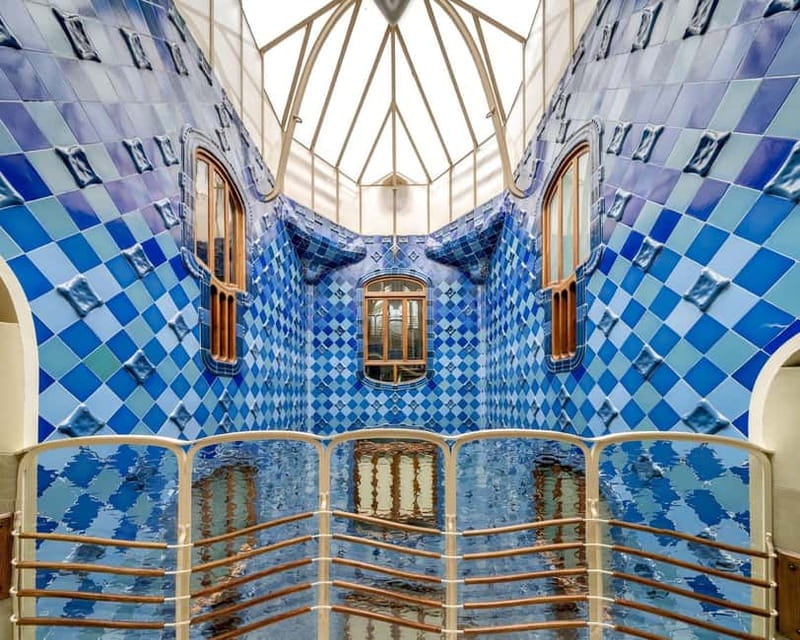 Barcelona: Casa Batlló Tour and Optional White Rabbit Museum - Casa Batlló on Passeig de Gràcia: why this route works