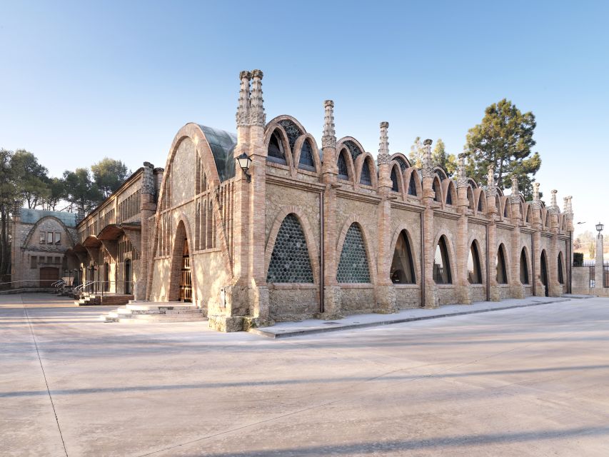 Barcelona: Casa Codorníu Guided Tour with Cava Tastings - Stepping into the Cathedral of Cava at Sala Puig