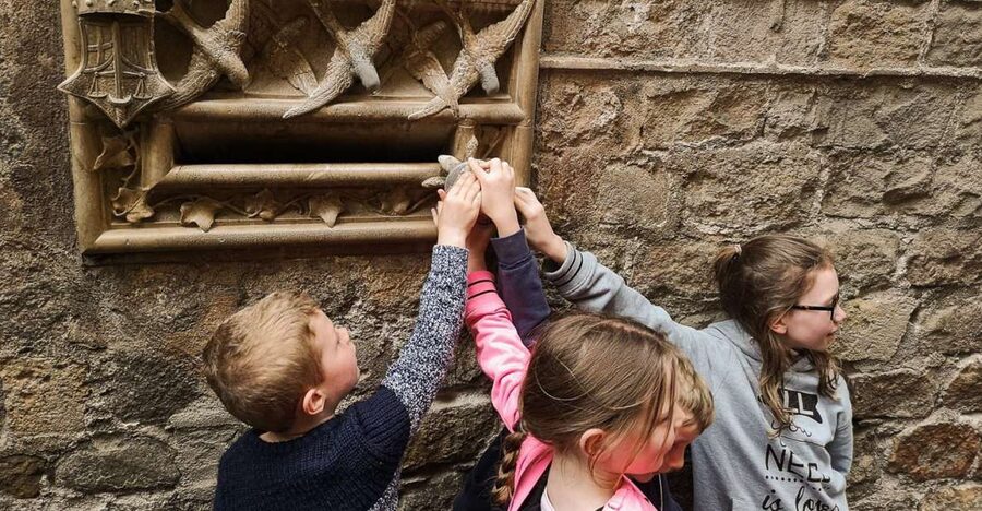 Barcelona: Churros, Hot Chocolate, and Games Family Tour - Key Highlights at a Glance