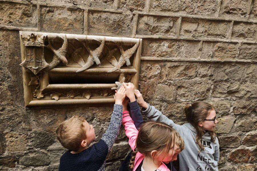 Barcelona: Churros, Hot Chocolate, and Games Family Tour - La Rambla, Palau Güell, and Plaça Reial: History Without the Stiffness