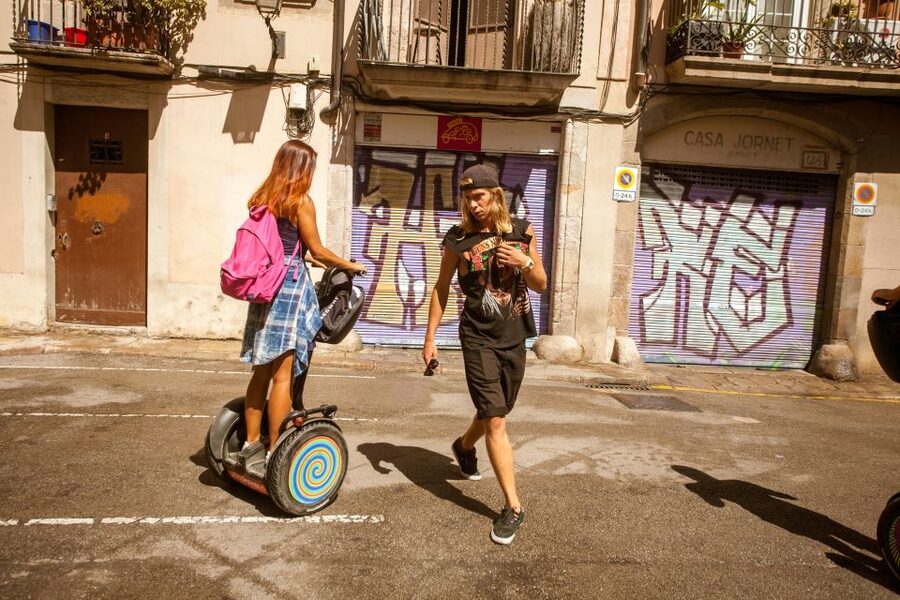 Barcelona: City Highlights Guided Segway Tour - Arc de Triomf, Parc de la Ciutadella, and the Big Public-Space Stops