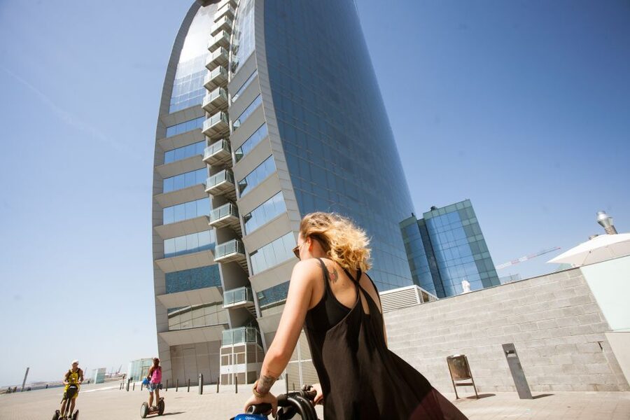 Barcelona: City Highlights Guided Segway Tour - Cascada Monumental and the Ribera-to-El Born Ending Loop